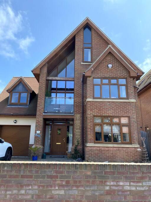 Stylish Contemporary Seaside Holiday Home With 5 Bedrooms, Sea View, Parking And Ev Point Herne Bay Εξωτερικό φωτογραφία